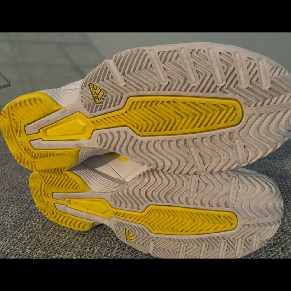 Women’s Adidas tennis shoe size 7.5 - Picture 8 of 11